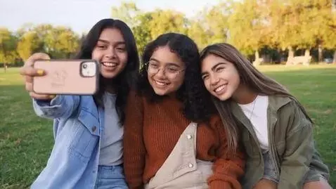 AI Video from prompt: Hispanic girls