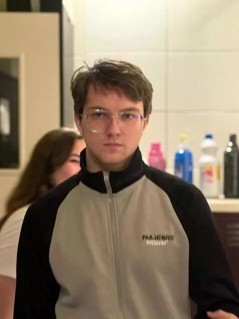 AI Video from prompt: Create a cinematic video clip (film look) based 