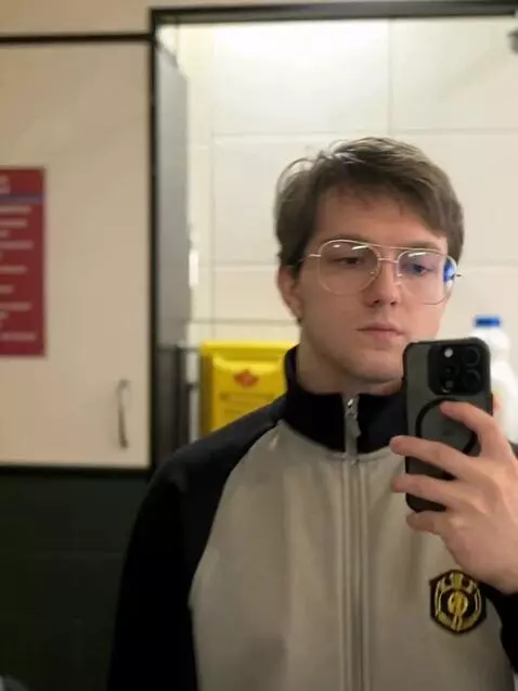 AI Video from prompt: Create a cinematic video clip in the style of "E