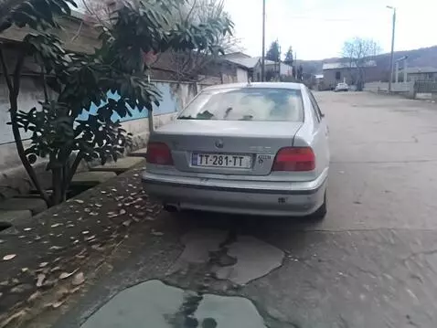 AI Video from prompt: I want this car to run on the track.