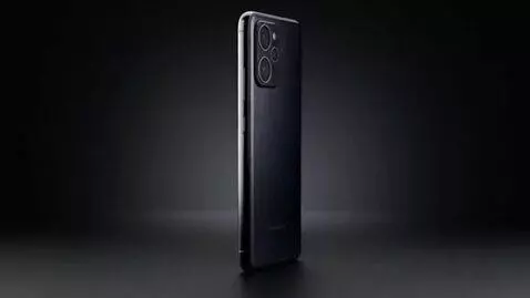 AI Video from prompt: "A smooth 360-degree horizontal rotation of the 