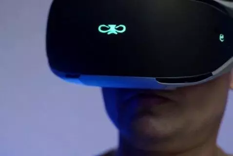 AI Video from prompt: playstation vr showcase of the devise in 3D Ultr