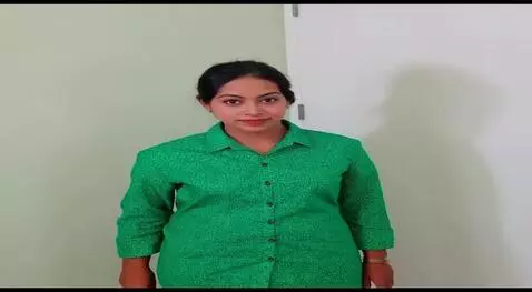 AI Video from prompt: Men huge this girl