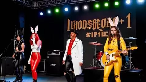 AI Video from prompt: Redhead singer Constantly Singing into microphon