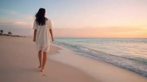 AI Video from prompt: girl on the beach