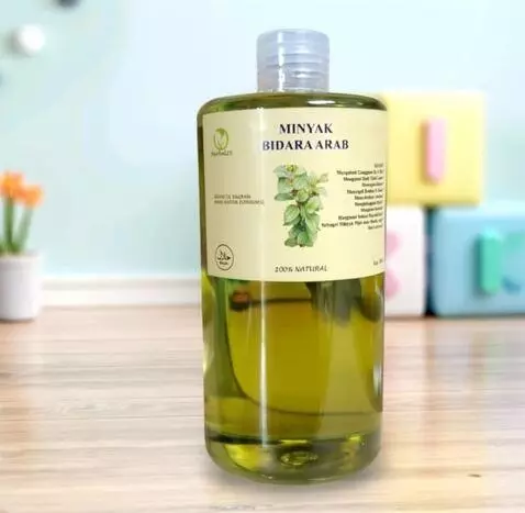 AI Video from prompt: A realistic Arabic sidr (bidara) oil bottle slow