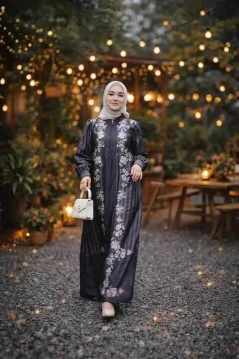 AI Video from prompt: create a stylish model while promoting the cloth