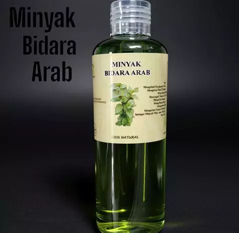 AI Video from prompt: Ultra-realistic cinematic product video of an Ar