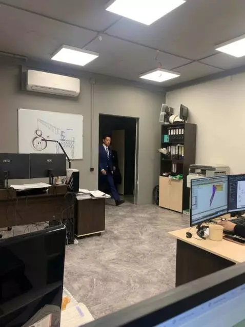 AI Video from prompt: Putin came to check