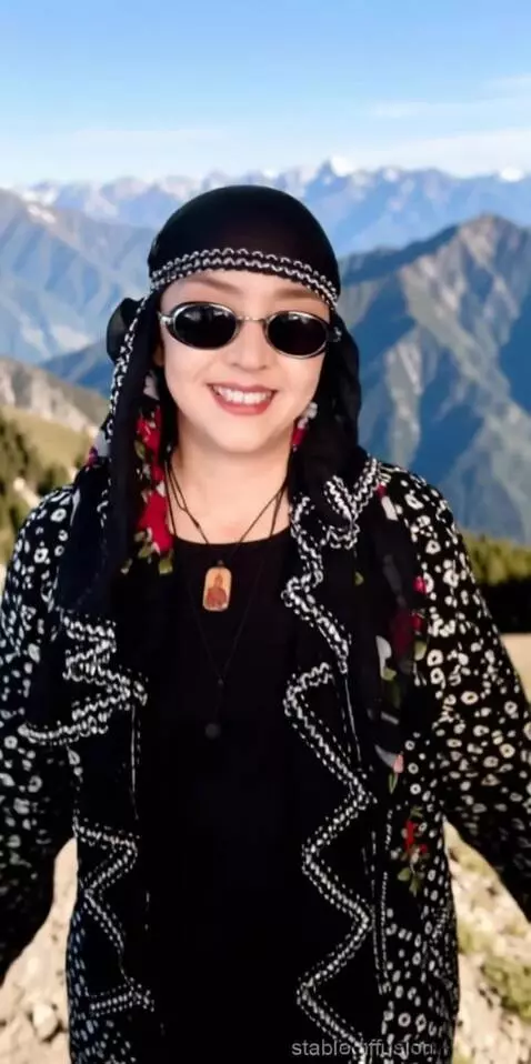 AI Video from prompt: A realistic video. A girl, an exact replica of t