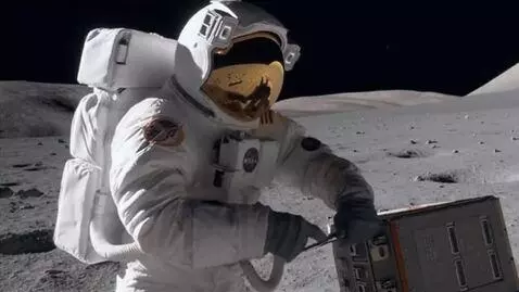 AI Video from prompt: Man working in the moon