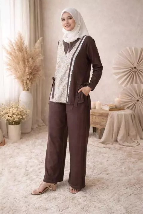 AI Video from prompt: create a model that is elegant in style