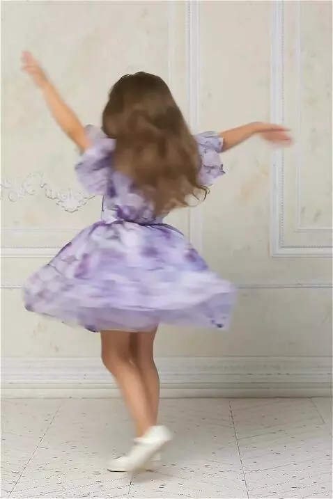 AI Video from prompt: she dances around