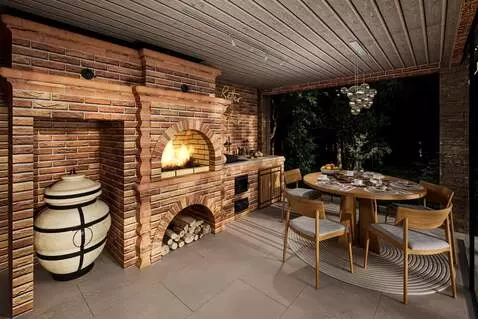 AI Video from prompt: Image to video: realistic animation of the uploa