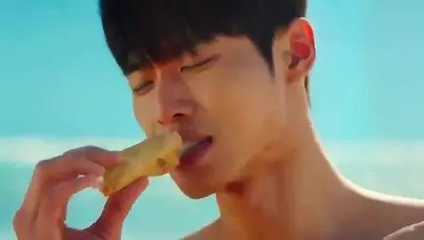 AI Video from prompt: An attractive Korean idol man is eating spring-r