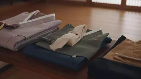 AI Video from prompt: You’ve just arrived in South Korea in the year 1