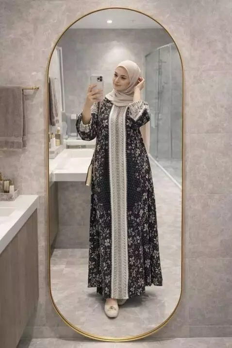 AI Video from prompt: create a stylish model