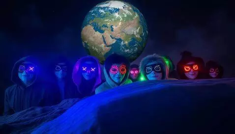 AI Video from prompt: Friendly masked people, smiling, high resolution