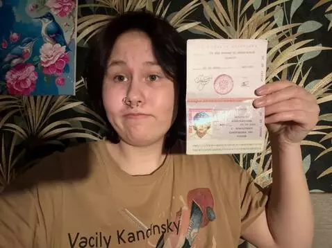 AI Video from prompt: shes wonna suck big black