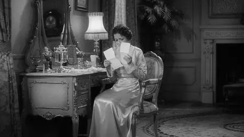 AI Video from prompt: Create a scene in the style of an early 20th-cen