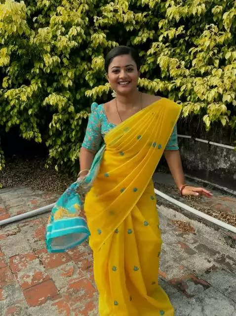 AI Video from prompt: Undressing into yoga shorts and Twerking