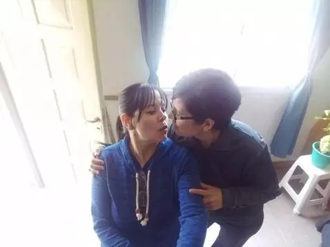 AI Video from prompt: Kiss each other