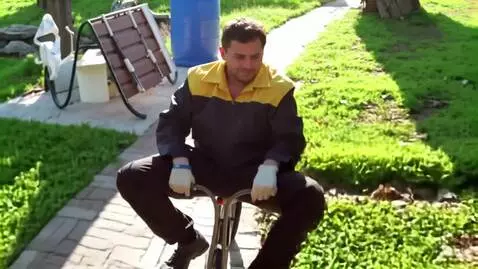 AI Video from prompt: A man on a bicycle accelerates to 100 km/ h and 