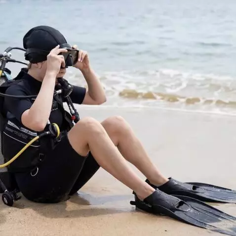 AI Video from prompt: Create a video where this girl pulls the mouthpi