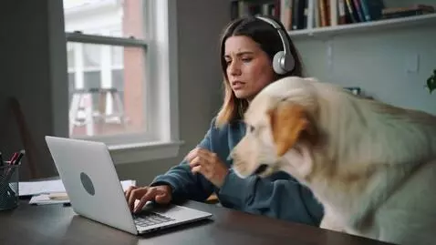 AI Video from prompt: Act as a social media influencer with a sarcasti