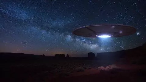 AI Video from prompt: landscape at night with clear skie and milkyway 