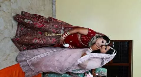 AI Video from prompt: Make them kiss smooch