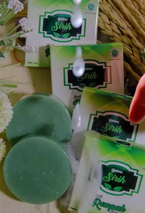 AI Video from prompt: A cinematic, natural product video of Bidara Sir