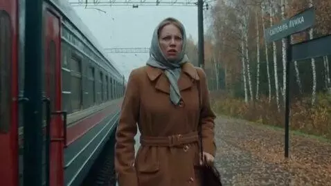 AI Video from prompt: Anya Pustyreva, a 38-year-old pretty Russian wom