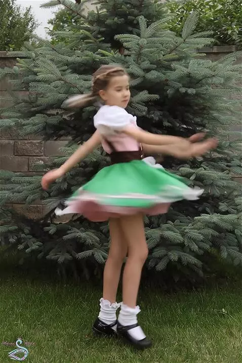 AI Video from prompt: she spins around