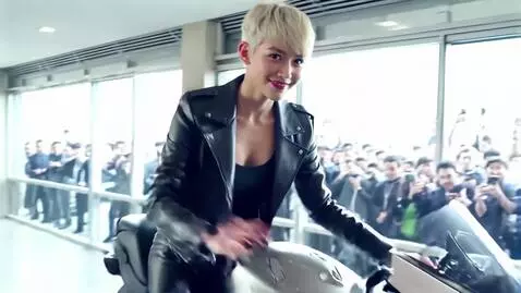 AI Video from prompt: A luxurious modern Hyundai motorcycle showroom i