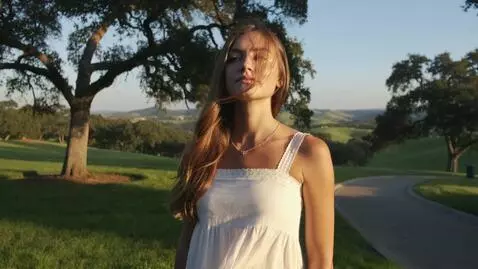 AI Video from prompt: beautiful girl