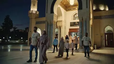 AI Video from prompt: Cinematic, ultra-realistic video. Night atmosphe