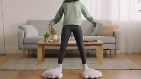 AI Video from prompt: Woman grows huge feet and butt