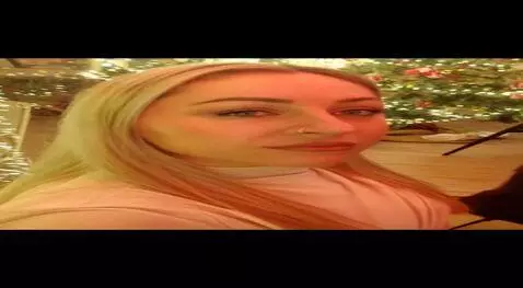 AI Video from prompt: Suck a banana