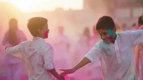 AI Video from prompt: Create a cinematic 4K slow-motion video of a vib