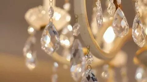 AI Video from prompt: A cristal lighting