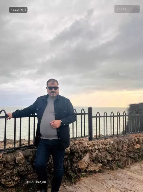 AI Video from prompt: Use the uploaded image as the reference. The per