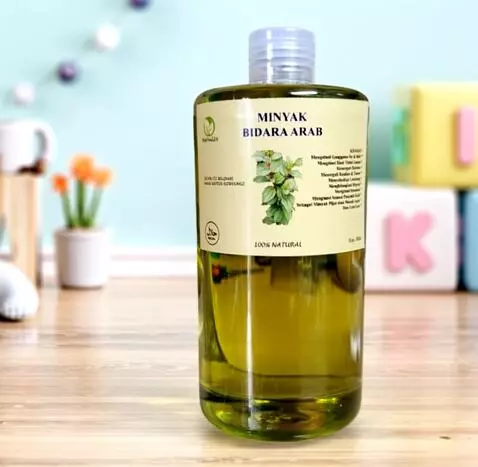 AI Video from prompt: An Arabic sidr oil bottle slowly moves forward t