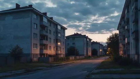 AI Video from prompt: Evening, a residential area with apartment build