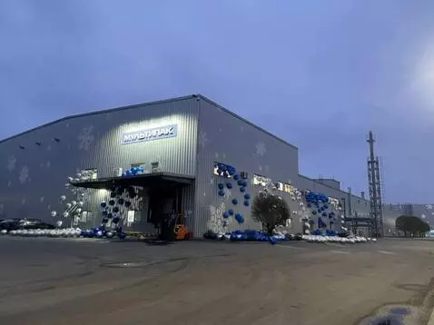 AI Video from prompt: photorealistic photo of an industrial factory du