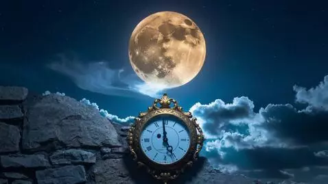 AI Video from prompt: Vertical video 9:16, 6 seconds, cinematic fantas