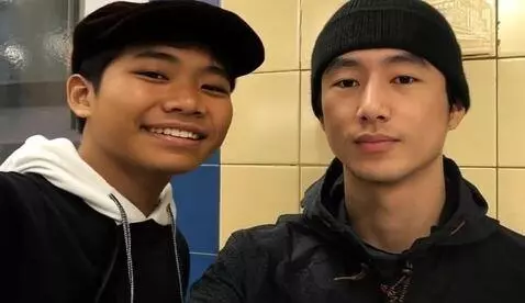 AI Video from prompt: Hug hug hug Hug hug