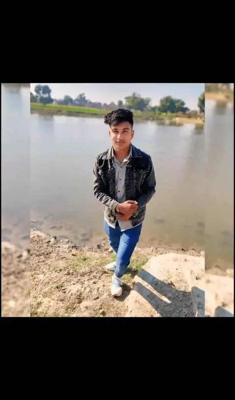 AI Video from prompt: Create a 30 second cinematic music video scene. 