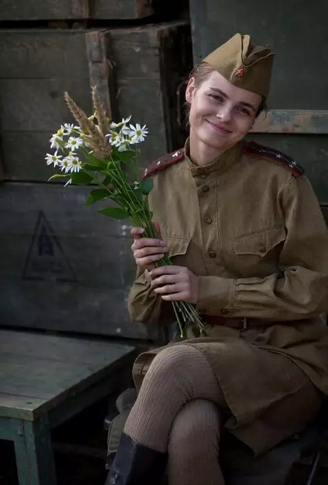 AI Video from prompt: the Girl looks cute