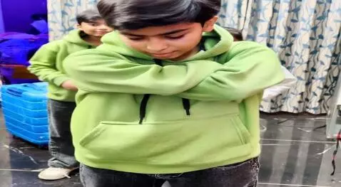 AI Video from prompt: Make them hug